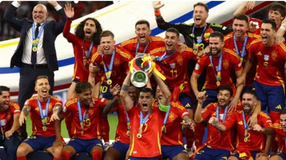 É tetracampeã! Espanha vence Inglaterra com gol no fim e é campeã da Euro