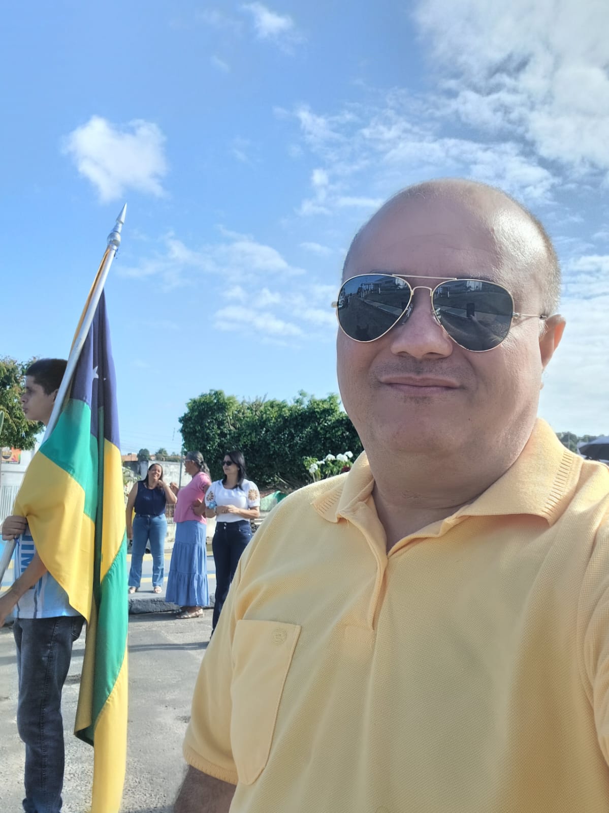 “Japaratuba em União: O Hasteamento da Bandeira que Abriu a Semana da Pátria com Corações Patrióticos e Esperanças Renovadas”