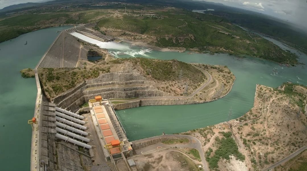 Crônica do Professor Antônio Glauber sobre as notícias do dia 12 de fevereiro de 2025
