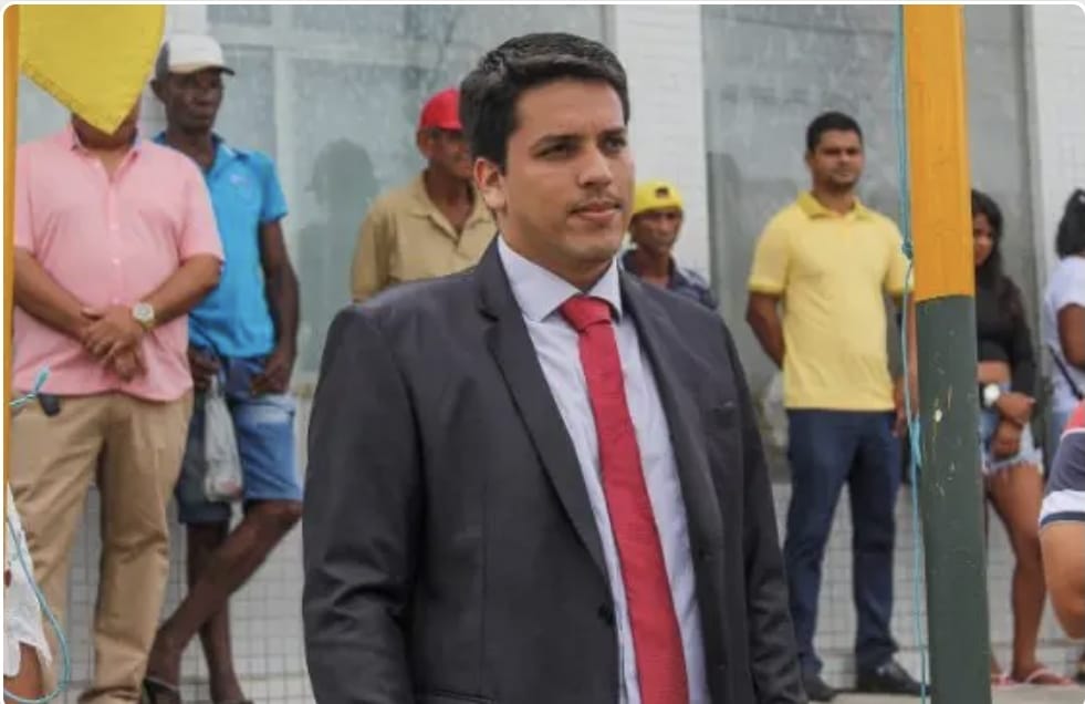 Prefeito de Muribeca, Mário de Sandra, sofre grave acidente na BR-101 ao retornar de Brasília