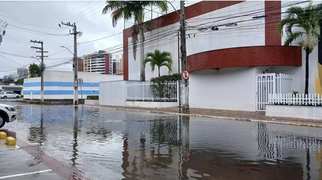 Crônica do Professor Antonio Glauber sobre as notícias do dia 12 de abril de 2025