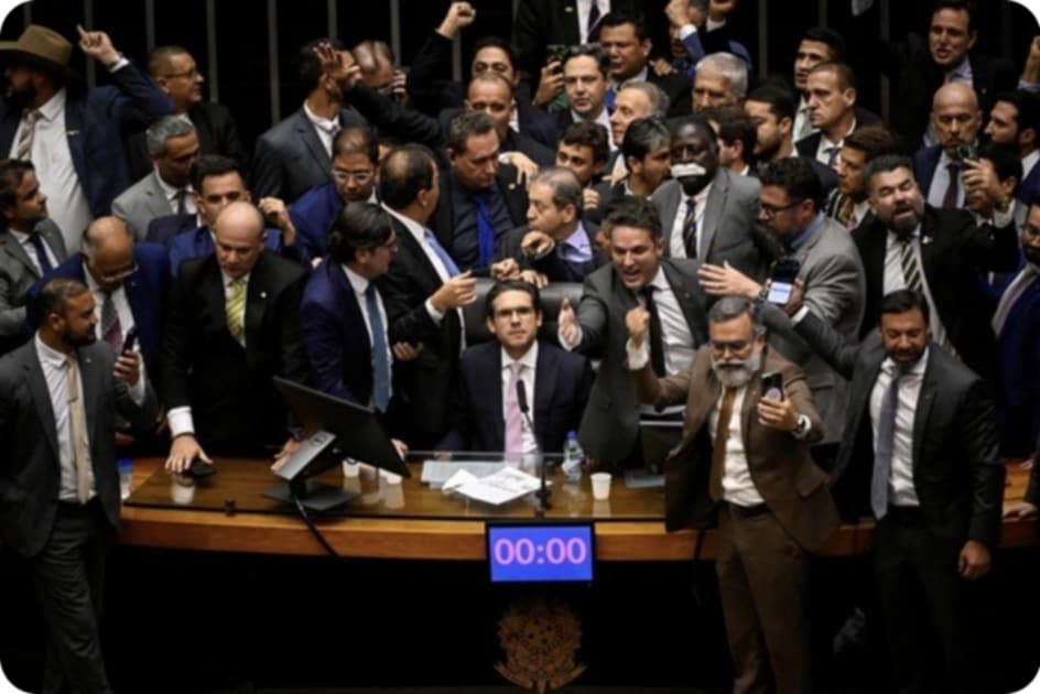 Crônica do Professor Antonio Glauber sobre as notícias do dia 19 de Agosto de 2025