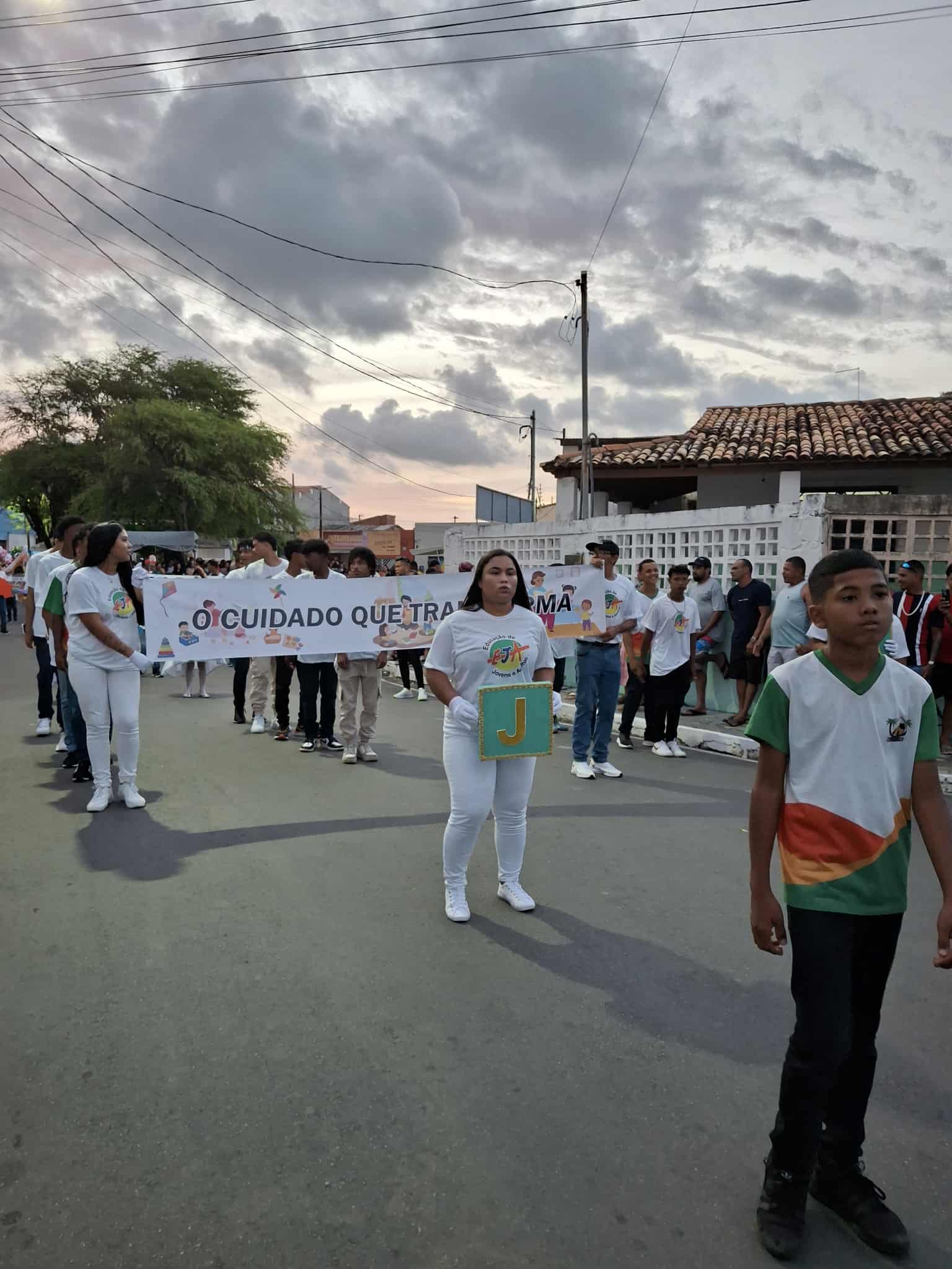 Crônica do Professor Antonio Glauber sobre as notícias do dia 20 de Setembro de 2025
