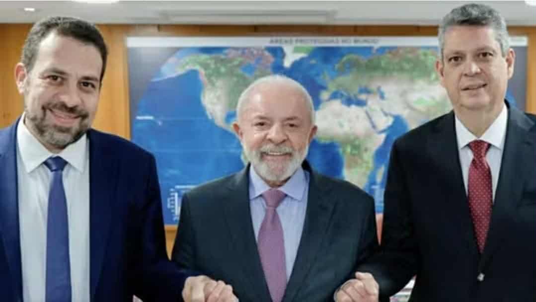 Crônica do Professor Antônio Glauber sobre as notícias do dia 20 de outubro de 2025