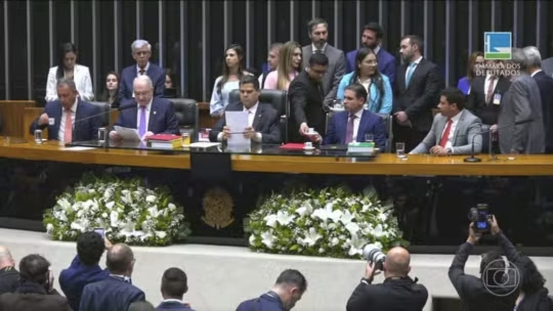 Crônica do Professor Antonio Glauber sobre as notícias do dia 02 de Fevereiro de 2026