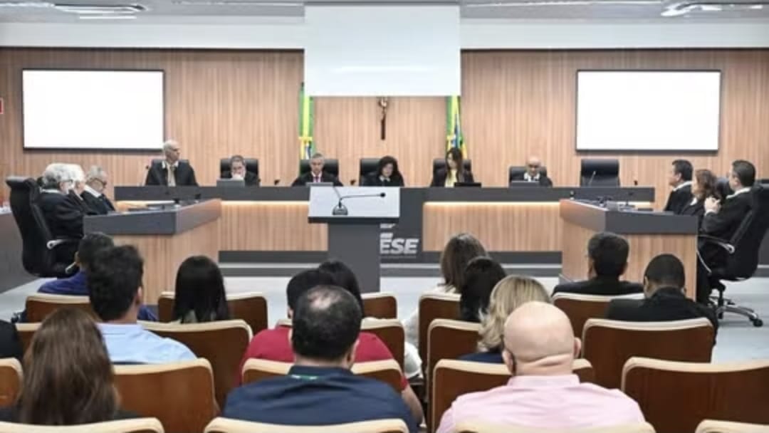 Crônica do Professor Antonio Glauber sobre as notícias do dia 06 de março de 2026
