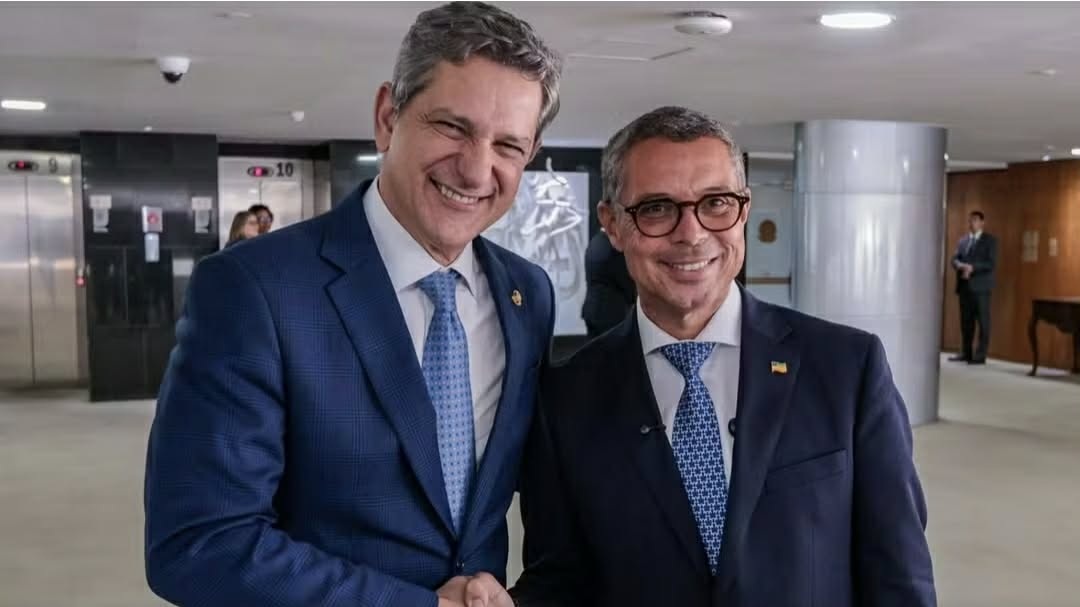 Crônica do Professor Antonio Glauber sobre as notícias do dia 15 de abril de 2026