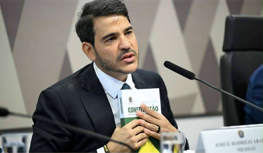 Crônica do Professor Antonio Glauber sobre as notícias do dia 29 de abril de 2026